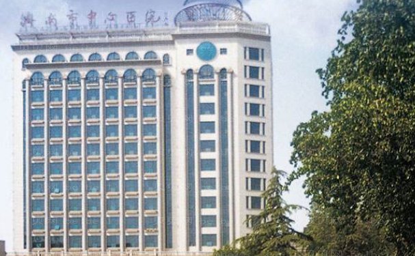 济南市中心医院双眼皮手术厉害的医生有几个